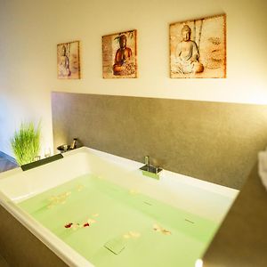 Etnic Suite